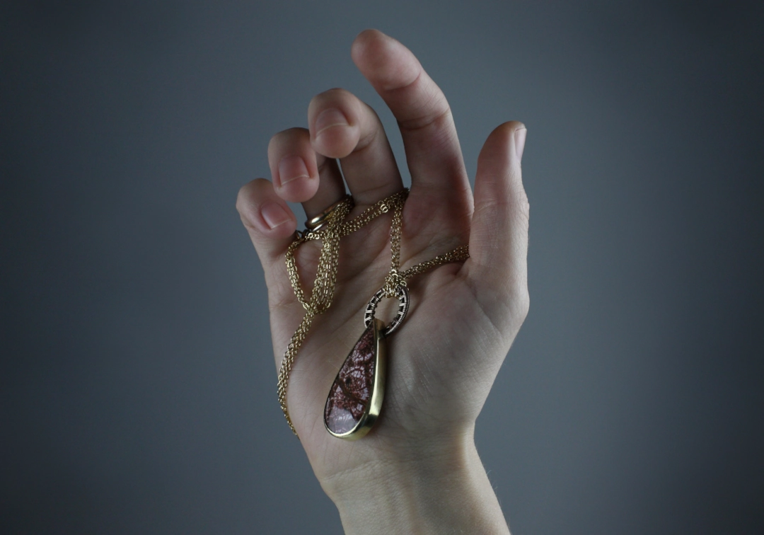 Wisior ze skamieniałym koralem - obrazek 6